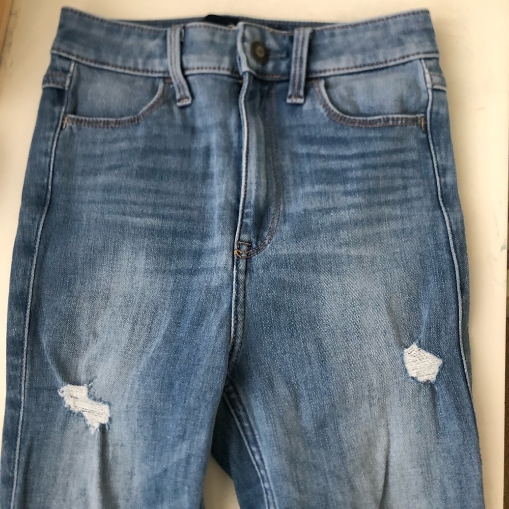 hollister ultra high rise skinny ripped jeans